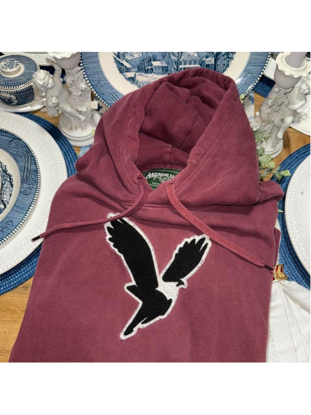 Vintage men’s American Eagle hoodie